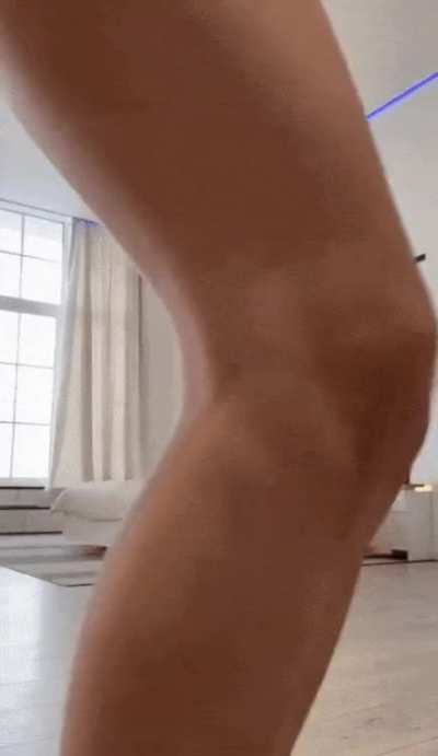 Incredibly sexy girl
