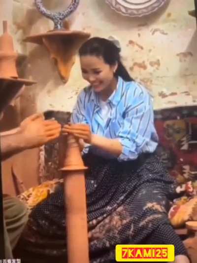 Blursed_Pottery