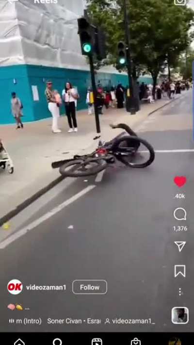what a idiot 🙄