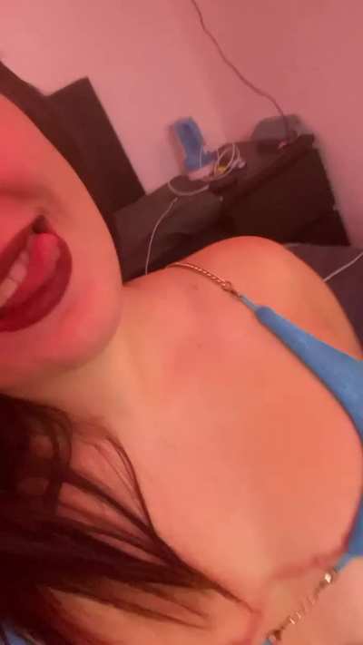 Can you eat my pussy before I go to sleep 😍