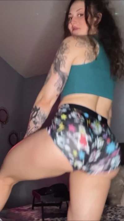 name a nicer pair a' cheeks