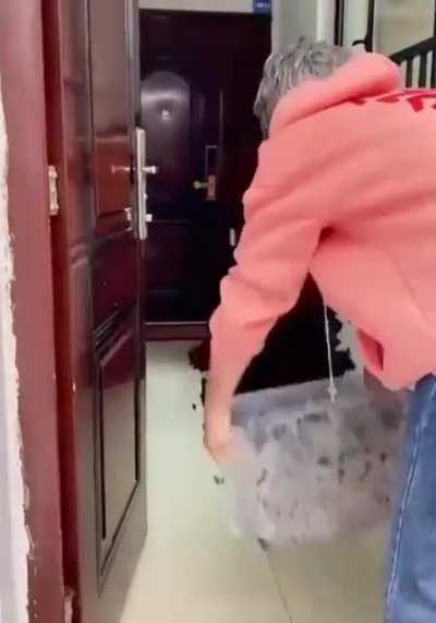 China life hacks moment