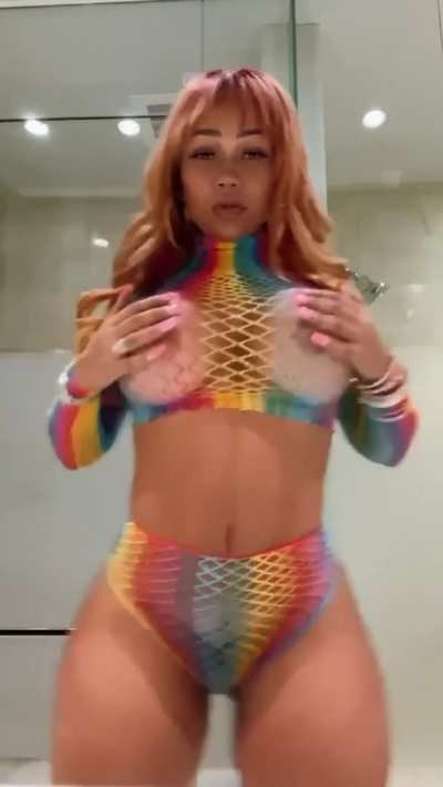 Hey “Major Contr<wbr>ibuto<wbr>rs”, why do y’all keep posting old ass material?? Shit be like 3 years old. I expect better 🤣😑