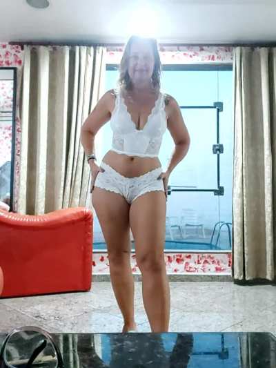 Someone told me that you like white too, is that true?