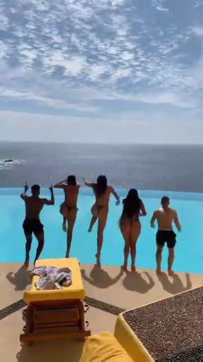 Kylie Jenner Ass 🍑🍑🍑
