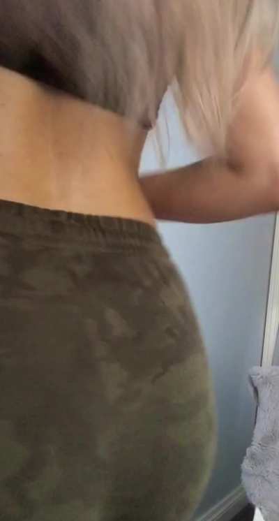 Titty drop ft. pants drop 👅 [flash]