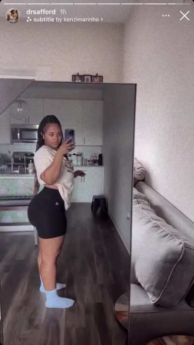 She look good