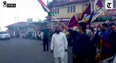 Ye bhi refugee hi hai, Dekhlo kitna fark hai inme aur bakio me