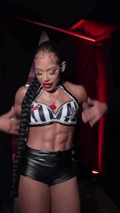 Bianca Belair backstage at Raw (3/31/25) 💪🏾
