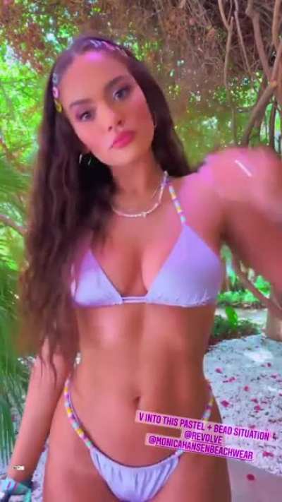 Bikini babe
