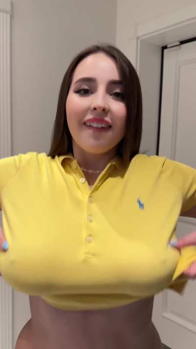 Sexy bouncing tits