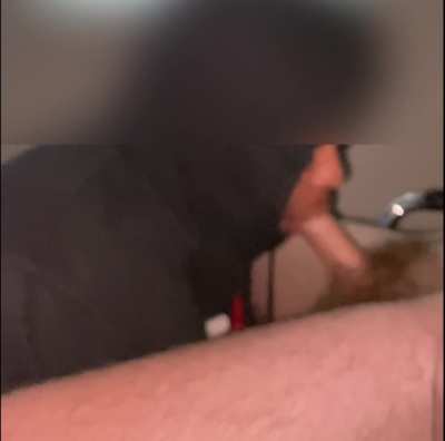 [24] Any Str8/<wbr>Curio<wbr>us/Ga<wbr>y guys down to get their dick worshiped and drained?