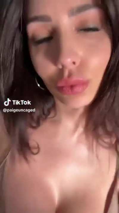 @paigeuncaged