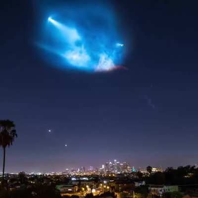 SpaceX falcon 9 leaving Earth's atmosphere and created a 