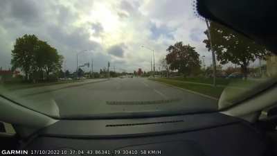 Not in a car but still a idiot, and completely clueless