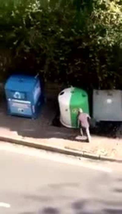 Haklısın amca Lanet olsun böyle düzene ve sebep olanlara..