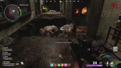 The zombies screwed me out of getting the raygun, but the box atoned for their sins.