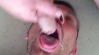 I did a massive cumshot on my friend's face and mouth !