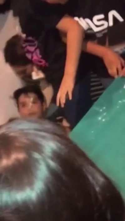 Pendejo, estúpido. Clásica mamá mexicana.