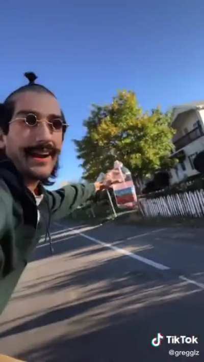 King vibing