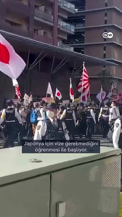 Alman medyası Türkleri aşırı sağcı olmakla suçluyor.