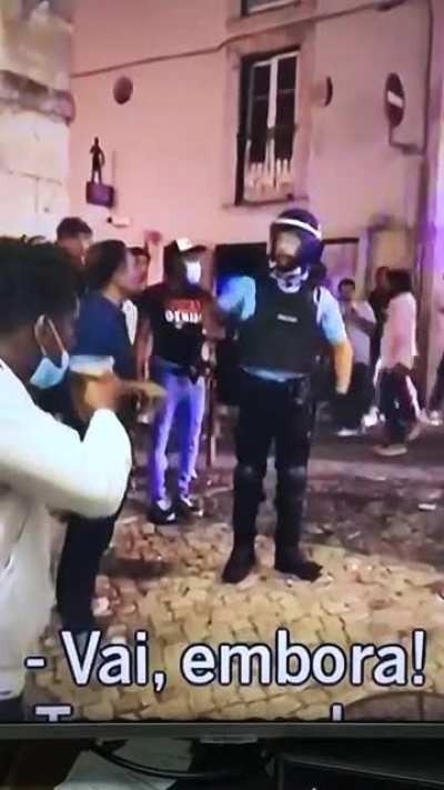 Quando mandas bocas do fundo da sala e o professor ouve