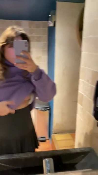 Always very horny and needy to fuck in the toilets of the bar (f) 🥵