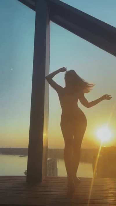 (@tay<wbr>lorka<wbr>yteee<wbr>)