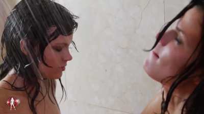 Gia and Noma Hill fingering in the shower