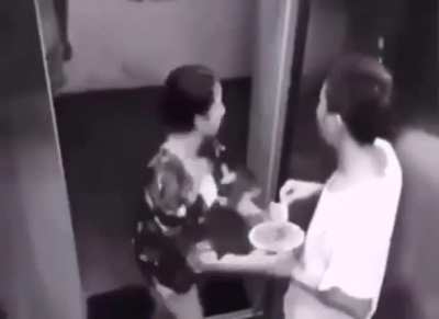 man in elevator witnesses a SKINWALKER! 100%LEGIT (MUST WATCH)
