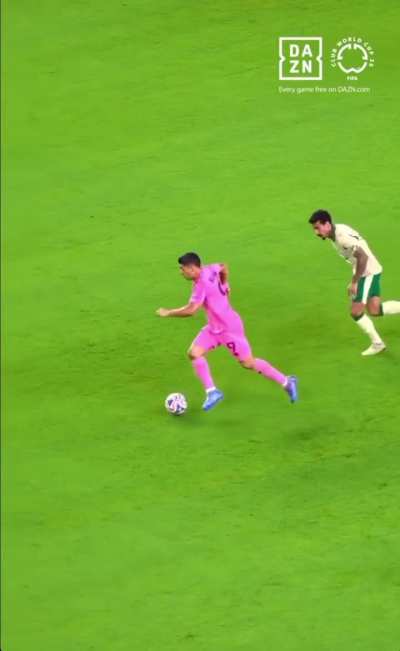 Golaço de Luís Suarez contra o Palmeiras pelo Mundial de Clubes. Quem lembra?
