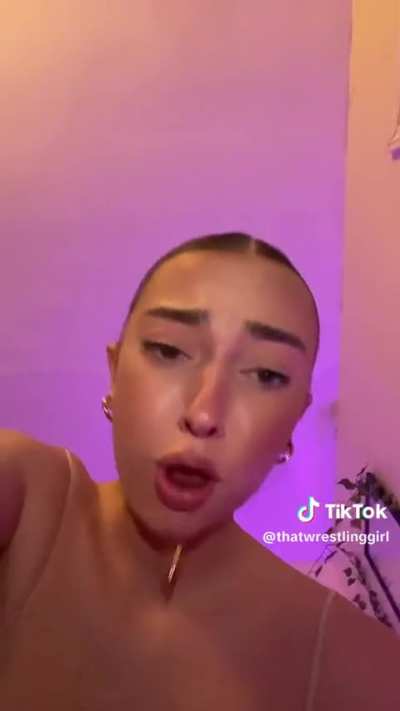 Rate her /10?