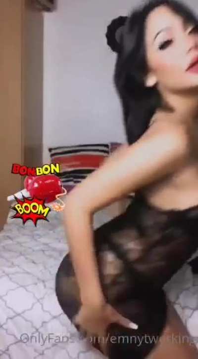 😈