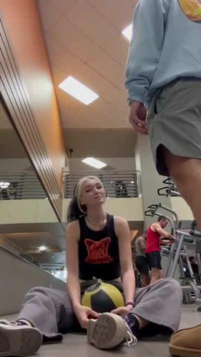 Those aren't leg day warm ups 