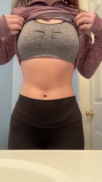idk people kept asking me for another titty drop 🤷🏼‍♀️ (oc)