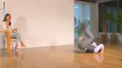 Extreme japanese apologising