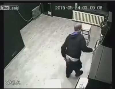 Такая любовь, аж посрать неког<wbr>да.