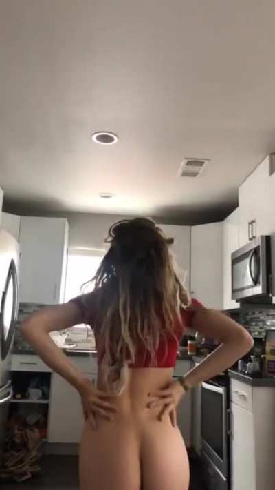Ivy Wolfe Dance