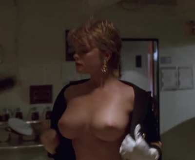 Erika Eleniak