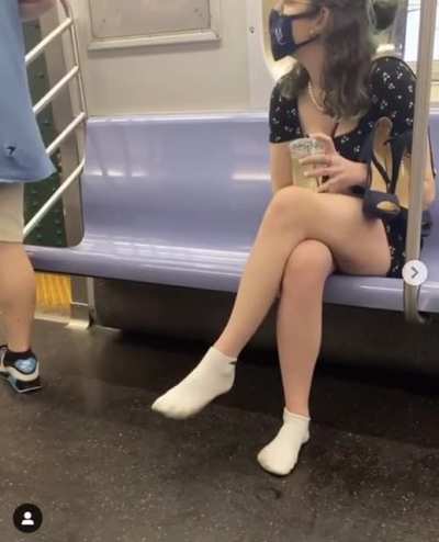 Man shouted “Ching Chang Chong Motherfucker” on NYC subway while an Asian lady was sitting across them.
