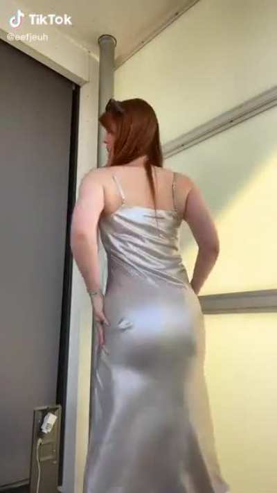 That dress 🥵