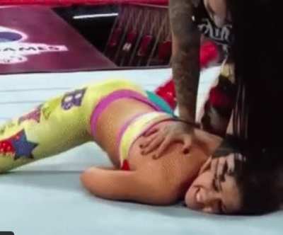 Ruby pins down Bayley