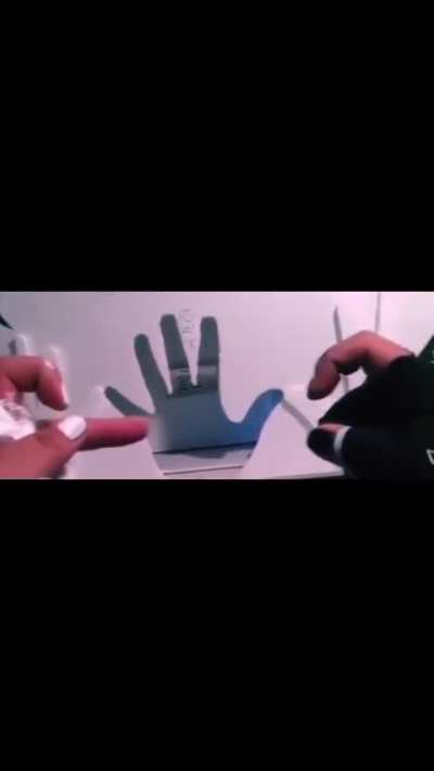 Finger fighting 