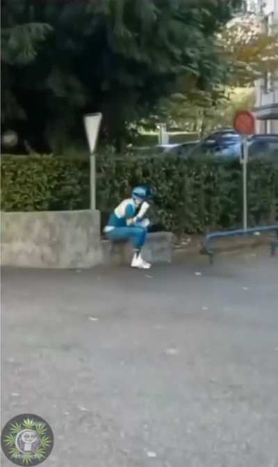 Meu Deus , o que aconteceu com o power ranger verde ? 