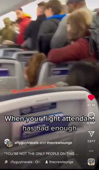 Flight attendant loses it after backpacker shouts at travelers to let her pass because she only has an hour to reach her connecting flight