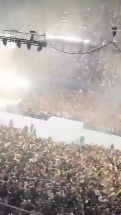 N95 in Amsterdam. The crowd lost it