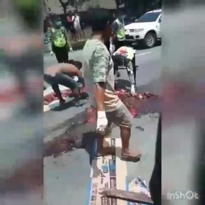 [GORE] Попал под колёса и стал лепёшкой