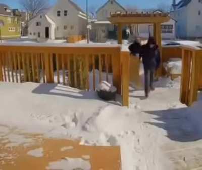 Дал бог соседей, йопта!