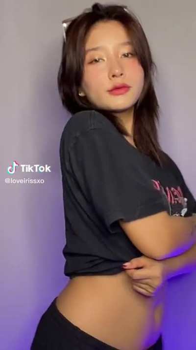 underboob