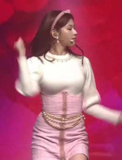 201128 - Minatozaki Sana